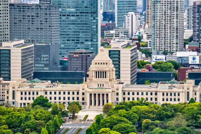 外国人の永住許可要件が大幅厳格化へ！年収・年金・日本語能力の変更点とスケジュールを徹底解説